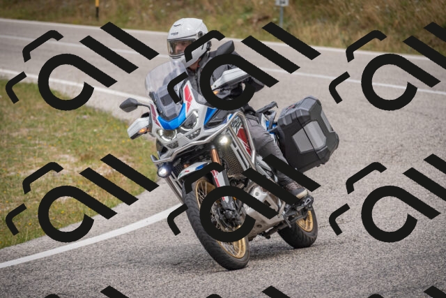 20250726124145-_5000858_am_