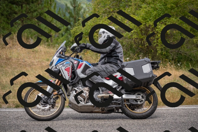 20250726124146-_5000861_am_