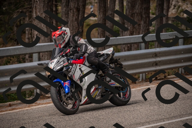 20250727100312-_5001072_am_