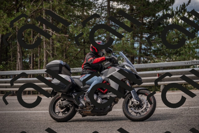 20250727100559-_5001098_am_