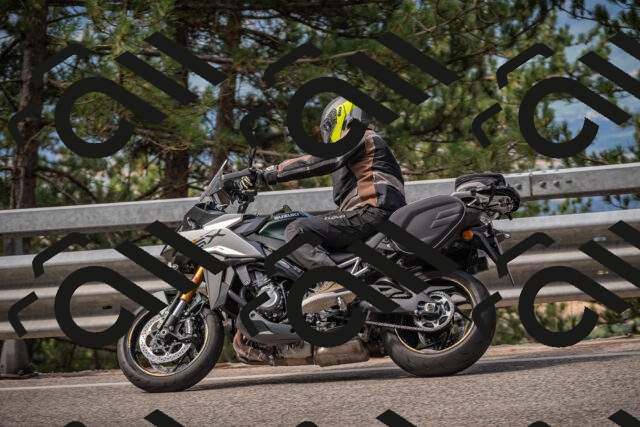 20250727100656-_5001115_am_