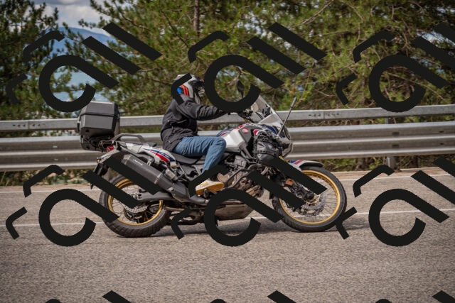 20250727101438-_5001145_am_