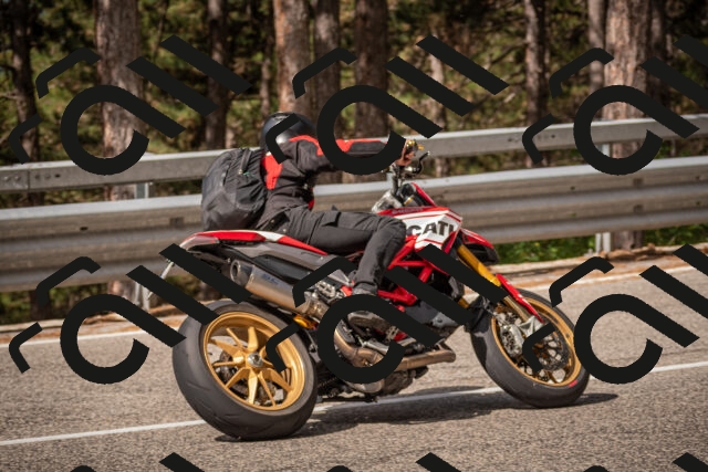 20250727101912-_5001215_am_