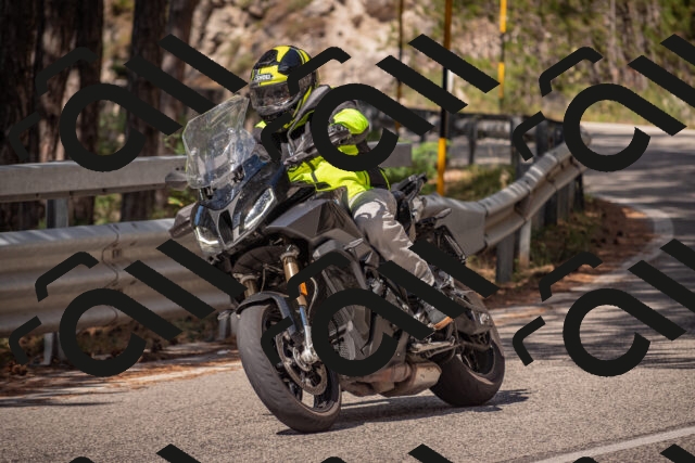 20250727102439-_5001257_am_