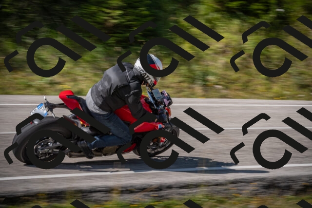 20250802101200-_5004394_am_