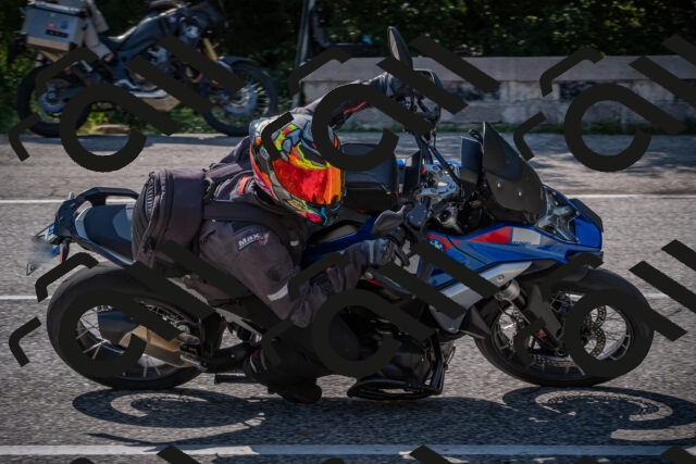 20250802101257-_5004408_am_