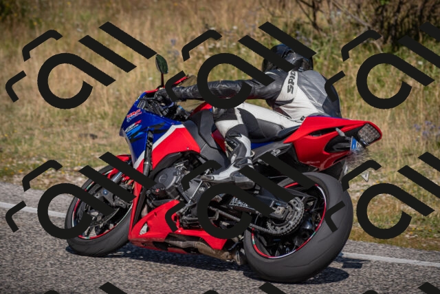 20250802101515-_5004437_am_