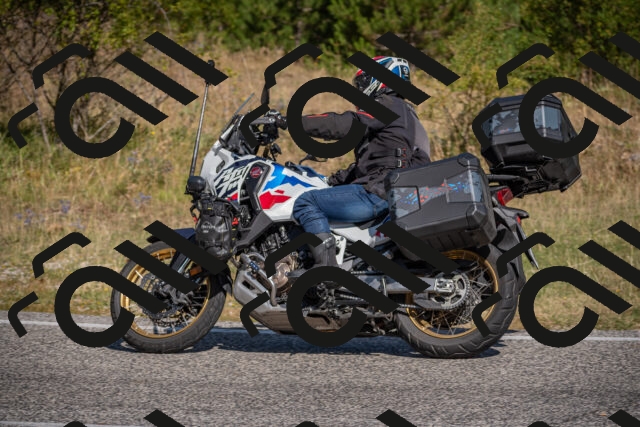 20250802101557-_5004443_am_