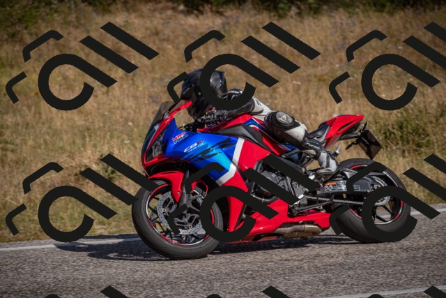 20250802101729-_5004488_am_