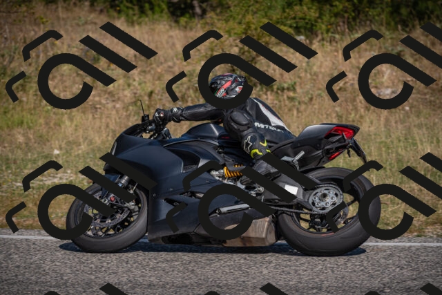 20250802101743-_5004493_am_