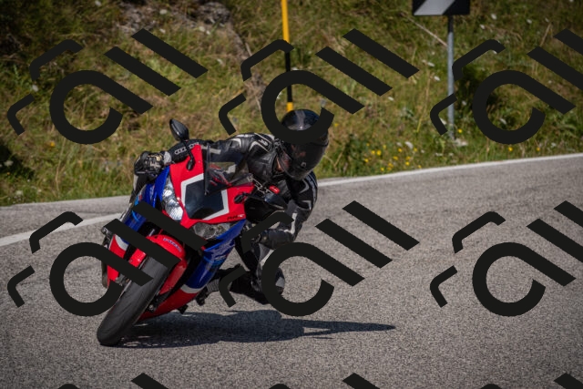 20250802101844-_5004504_am_