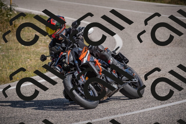 20250802101944-_5004512_am_