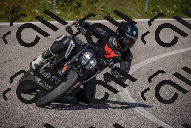 20250802102323-_5004559_am_