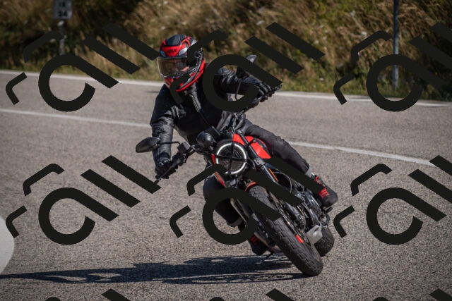 20250802102624-_5004580_am_