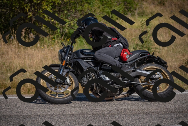 20250802103035-_5004621_am_