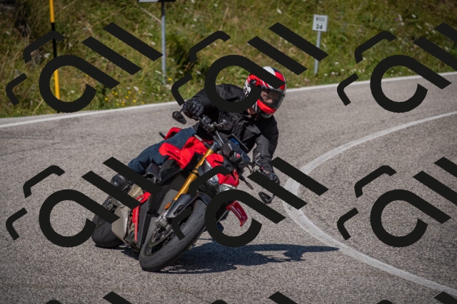 20250802103612-_5004648_am_