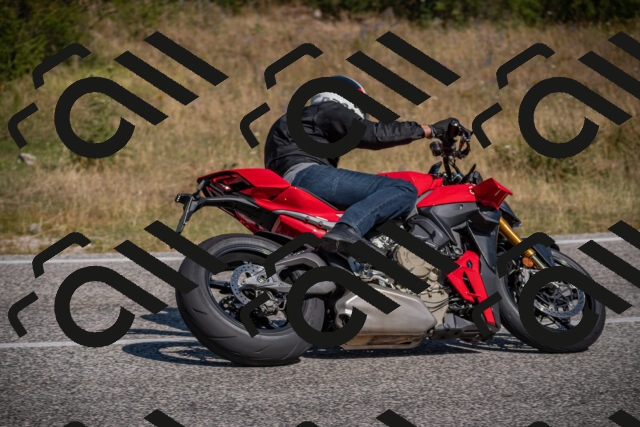 20250802103613-_5004650_am_