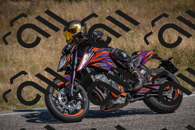 20250802104444-_5004679_am_