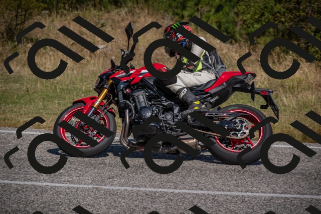 20250802104744-_5004716_am_