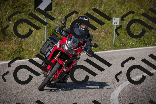 20250802104758-_5004722_am_