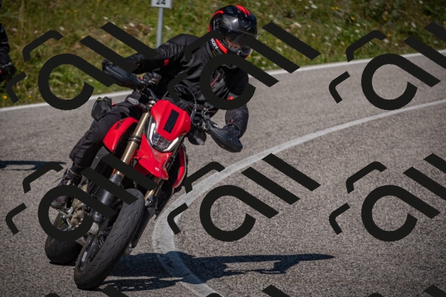 20250802105032-_5004759_am_