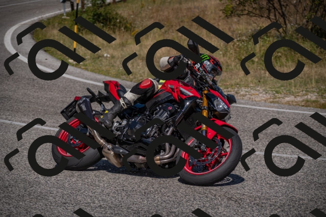 20250802105201-_5004777_am_