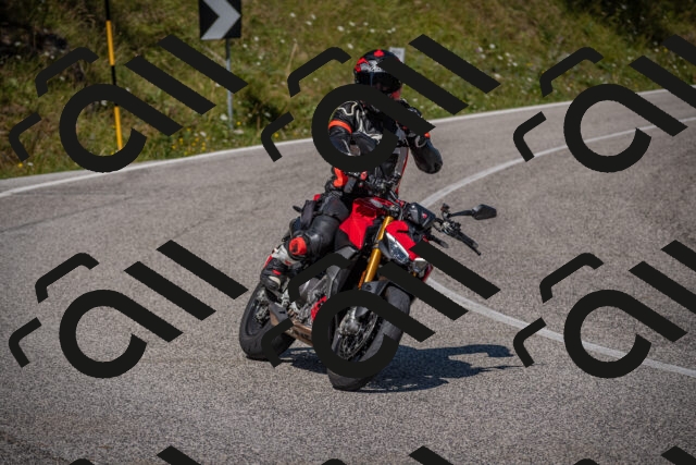 20250802105829-_5004836_am_