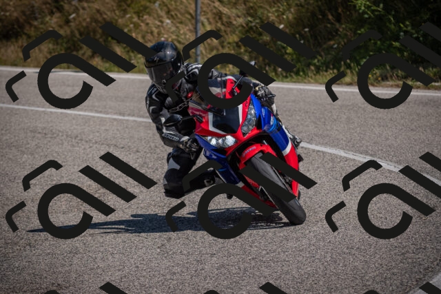 20250802110118-_5004863_am_