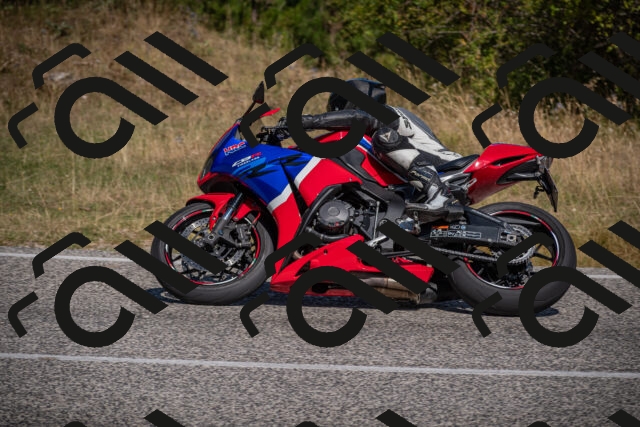 20250802110120-_5004865_am_