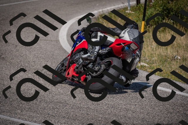 20250802110120-_5004866_am_