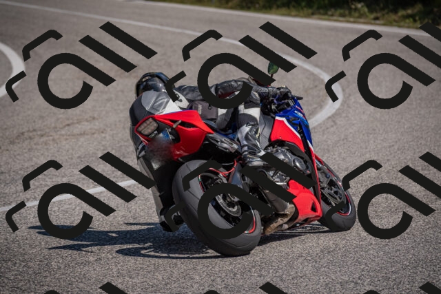 20250802110217-_5004894_am_