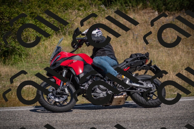 20250802110825-_5004984_am_