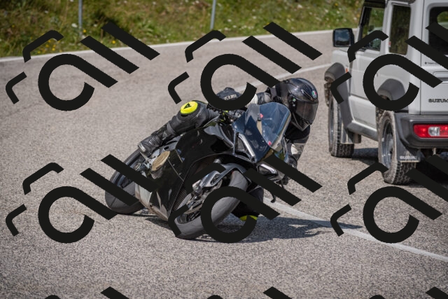 20250802111503-_5005105_am_