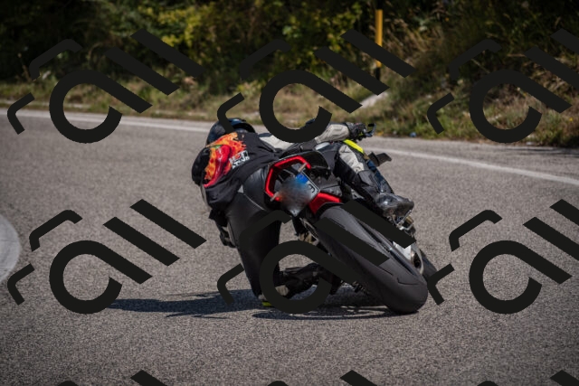 20250802111504-_5005109_am_