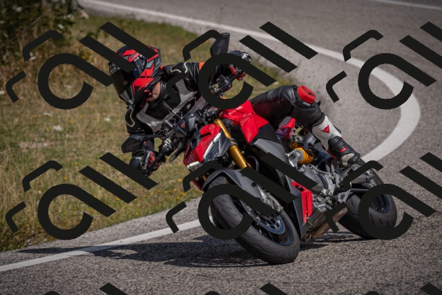 20250802112956-_5005358_am_