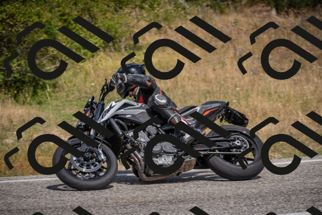 20250802112957-_5005360_am_