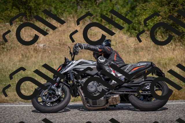 20250802112957-_5005361_am_