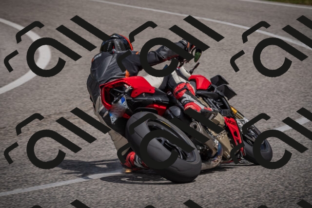 20250802114900-_5005761_am_