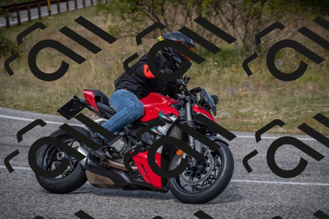 20250802115019-_5005803_am_