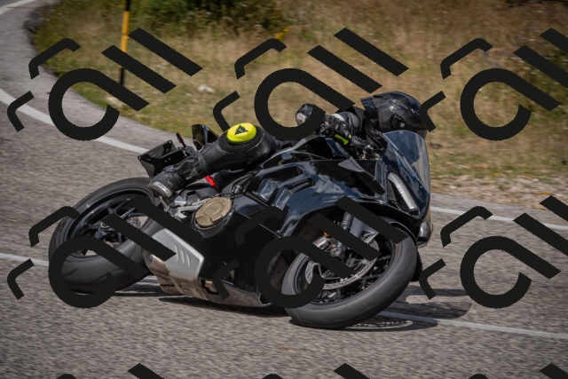 20250802115252-_5005882_am_