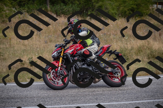 20250802120328-_5006040_am_