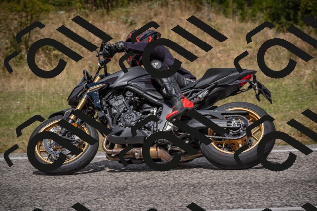 20250802121031-_5006163_am_