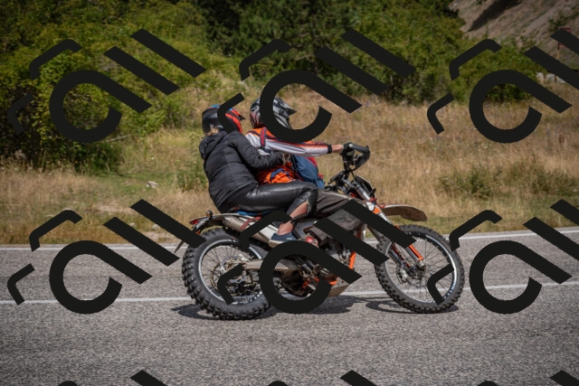 20250802121200-_5006176_am_