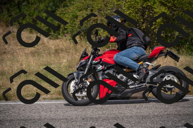 20250802122110-_5006318_am_