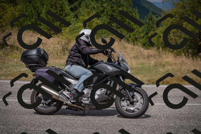 20250802122128-_5006326_am_