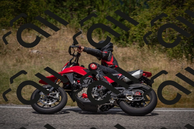 20250802122137-_5006332_am_