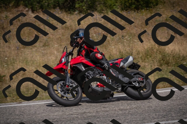 20250802122353-_5006368_am_