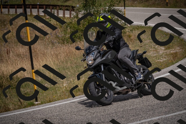 20250802122509-_5006394_am_