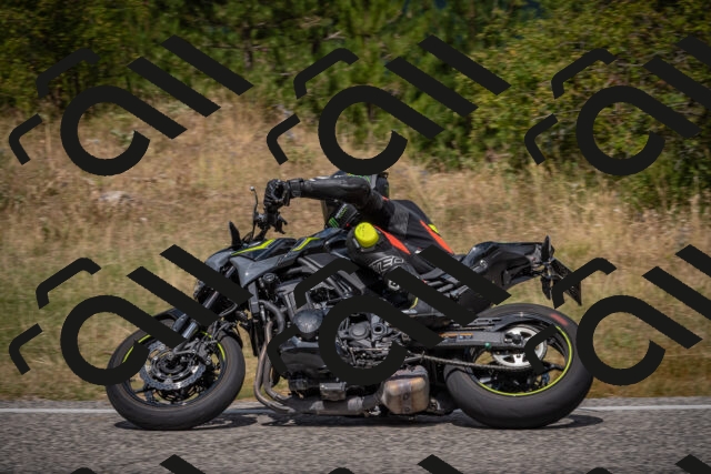 20250802122722-_5006455_am_