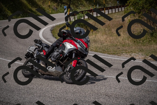 20250802124211-_5006668_am_